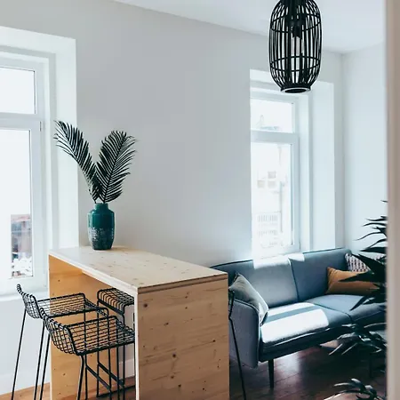 Cozy 1br Getaway Intendente | By Airnest 리스본